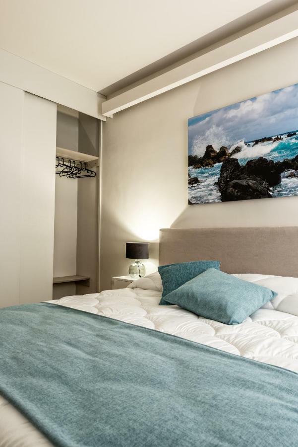 Four Elements Apartments Катания Екстериор снимка